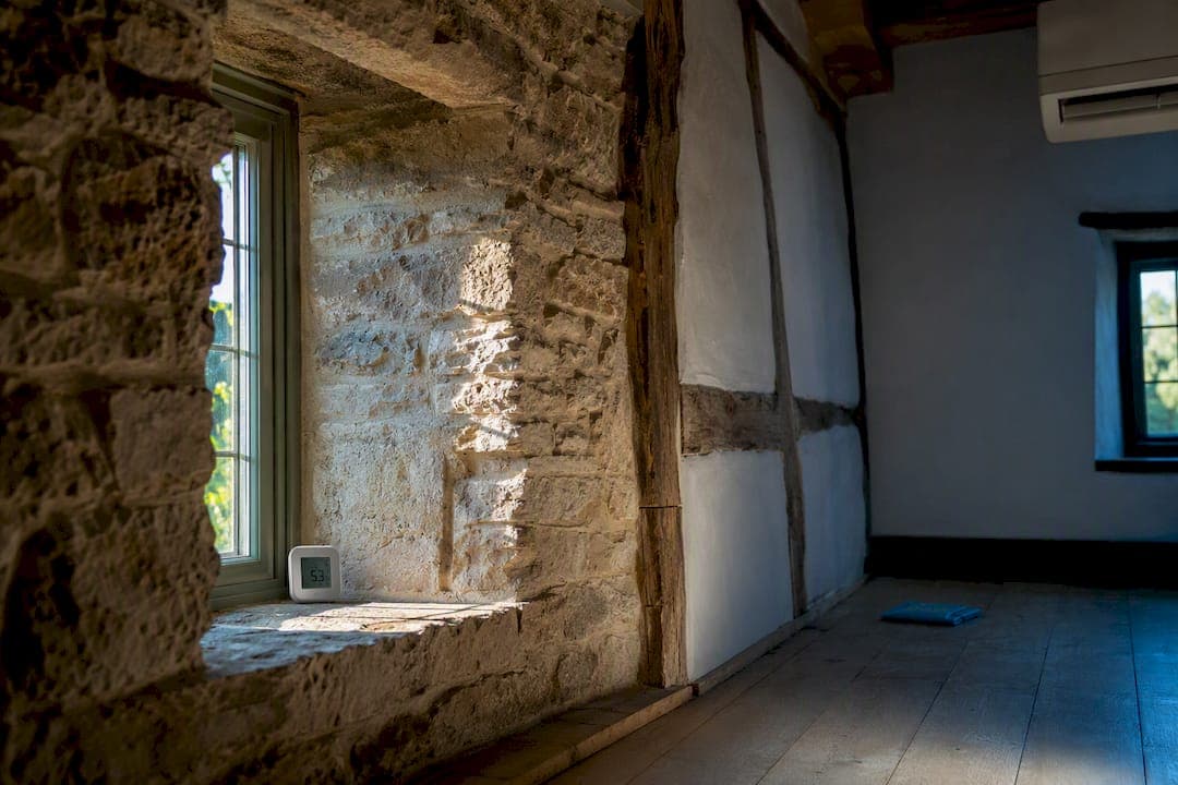 Consent, Humidity Control and Air Conditioning for UK Listed Buildings